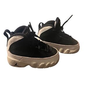 Air Jordan 9 Retro Infant 4C Black and White Sneakers